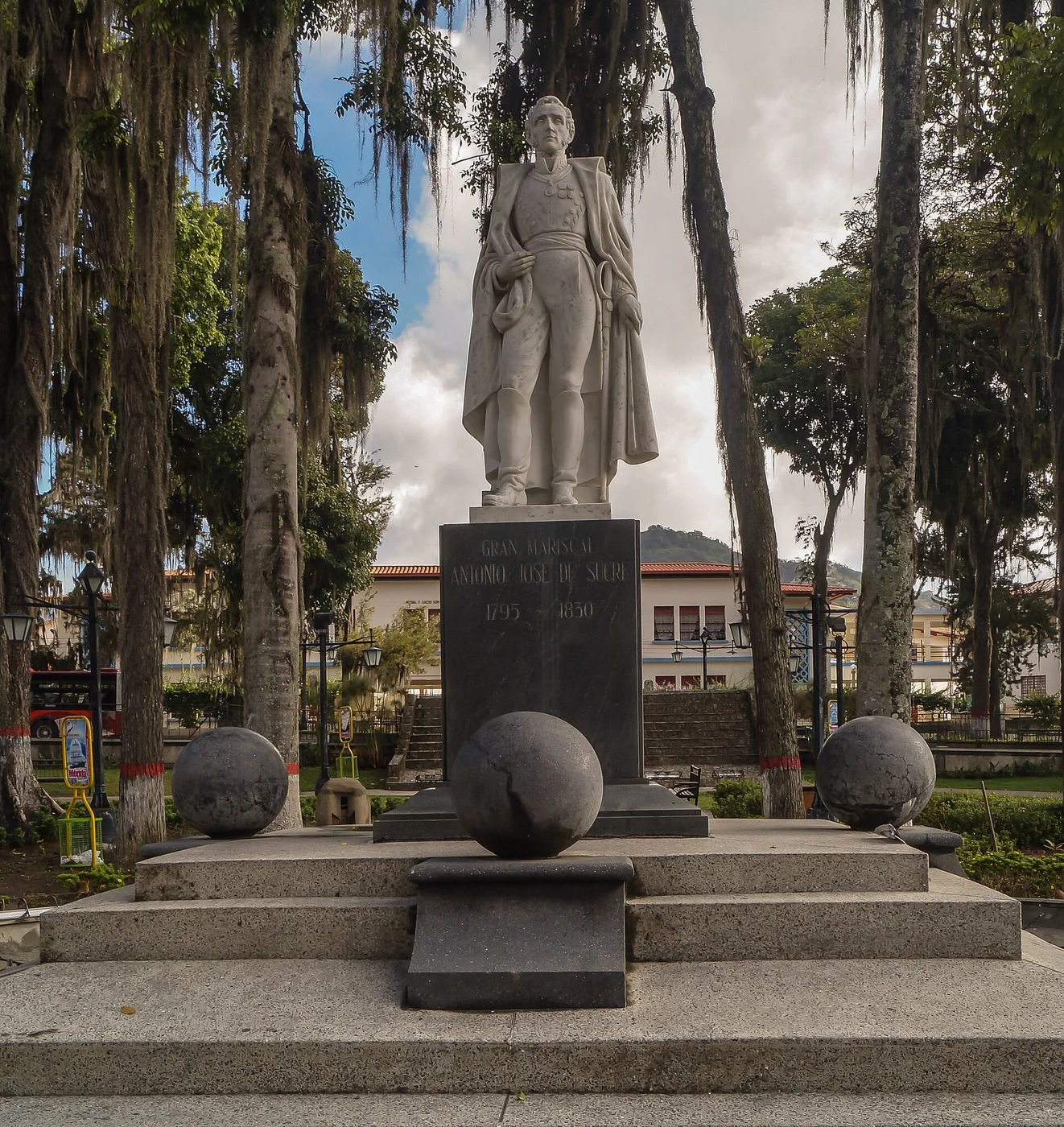 Plaza Gran Mariscal de Ayacucho Antonio José de Sucre