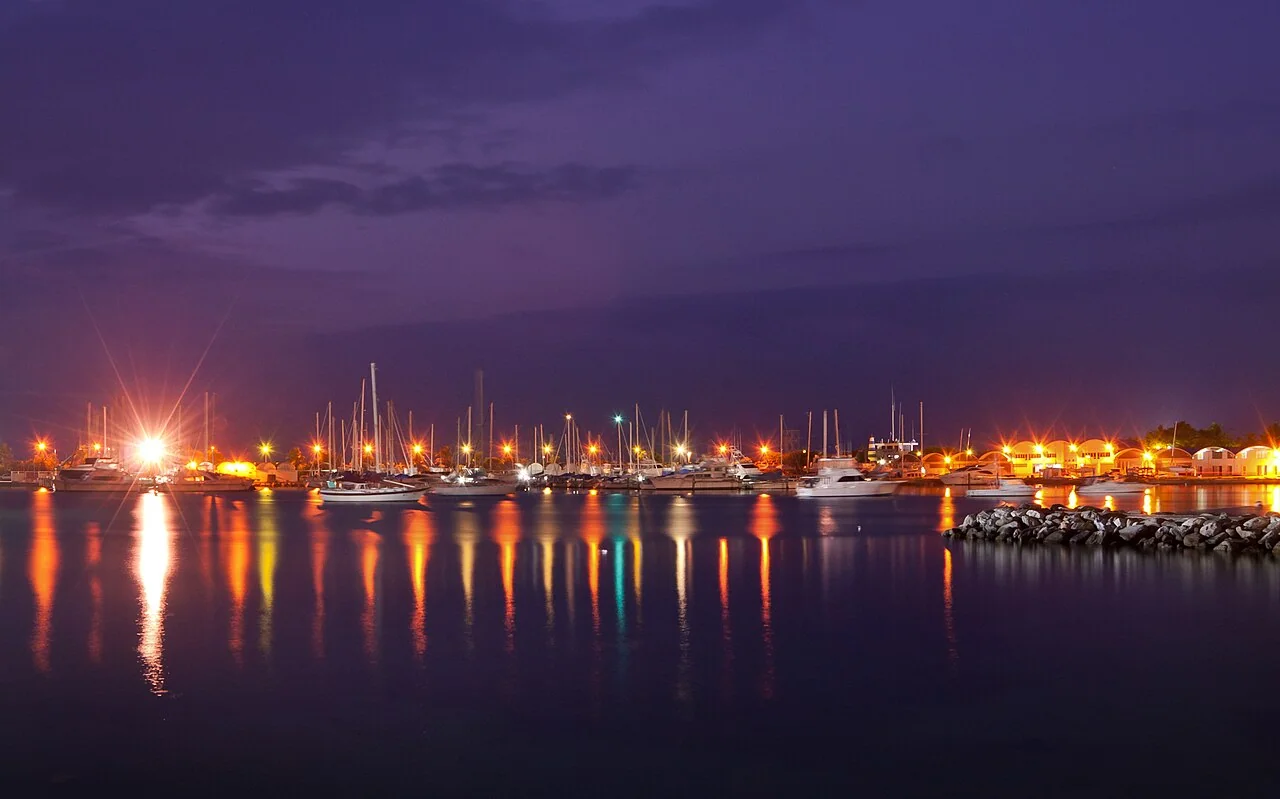 Naiguatá’s pier after sunset on the La Guaira coast.