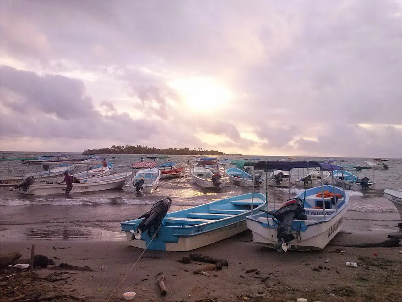 Sunrise at the port of Chichiriviche in Falcón.