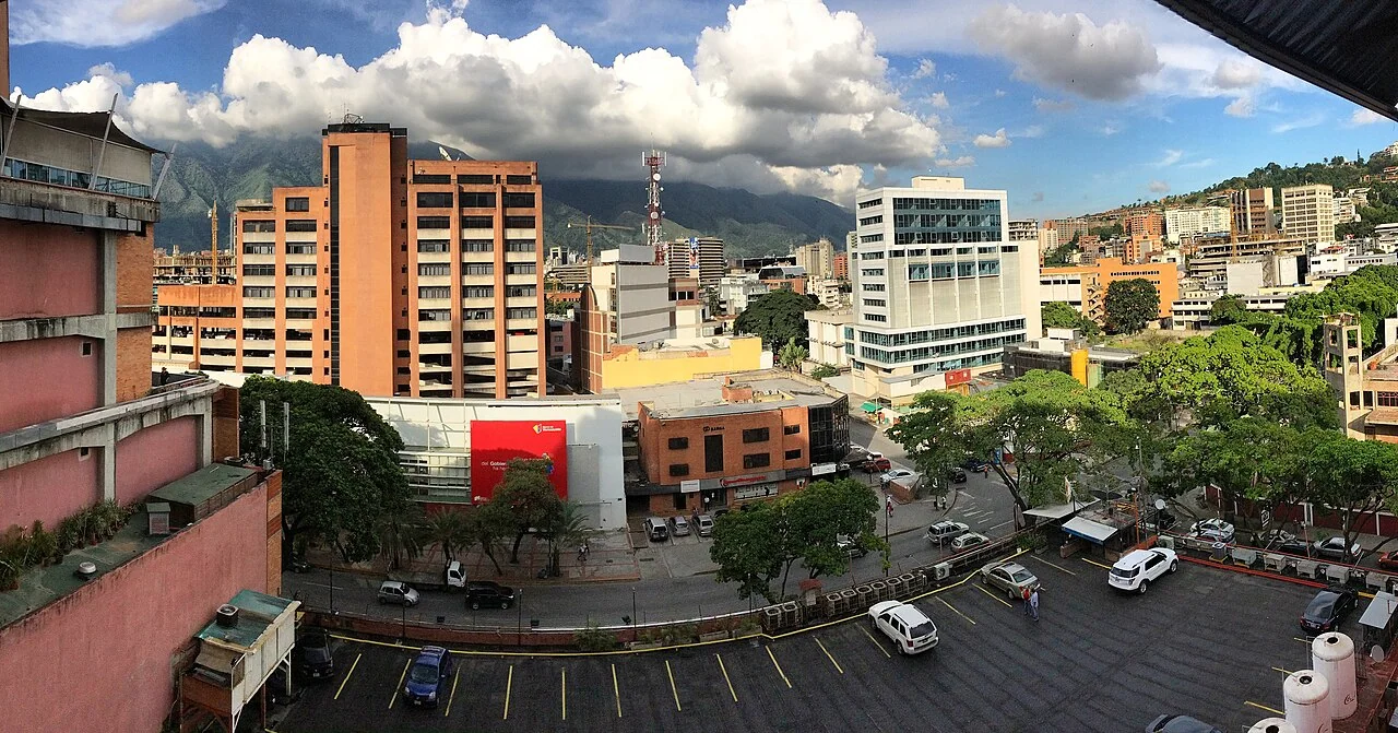Las Mercedes is an eastern Caracas commercial district; its streetscape helps explain why zone matters inside the capital.