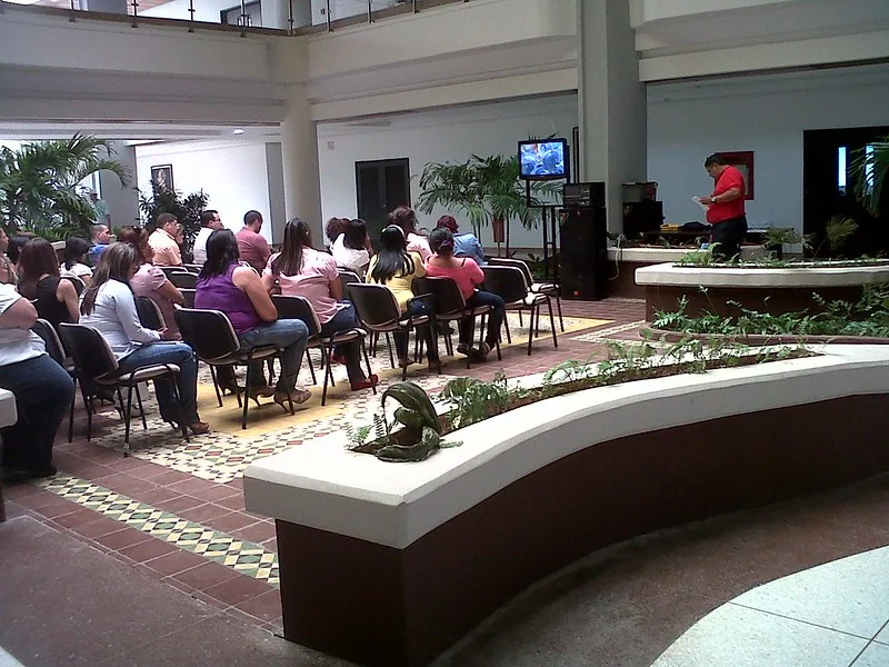 A 2012 training session inside Enelven, Zulia’s former electricity utility, provides institution-specific context for the utility discussion; it is not evidence of current outage frequency.