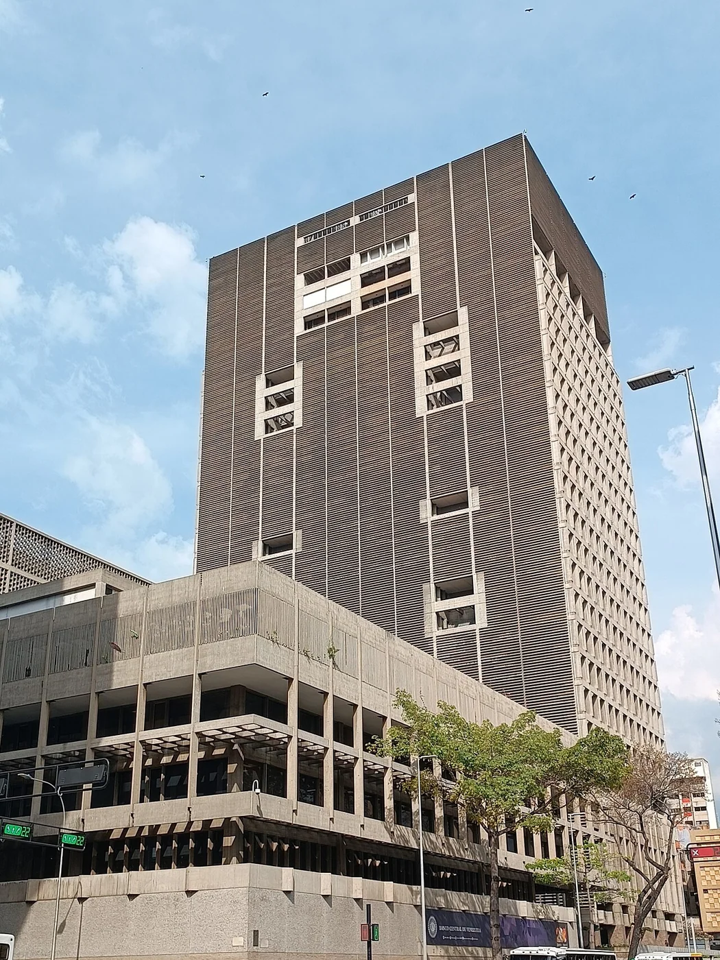 The Banco Central de Venezuela building in Caracas identifies the institution responsible for monetary and exchange-rate information.