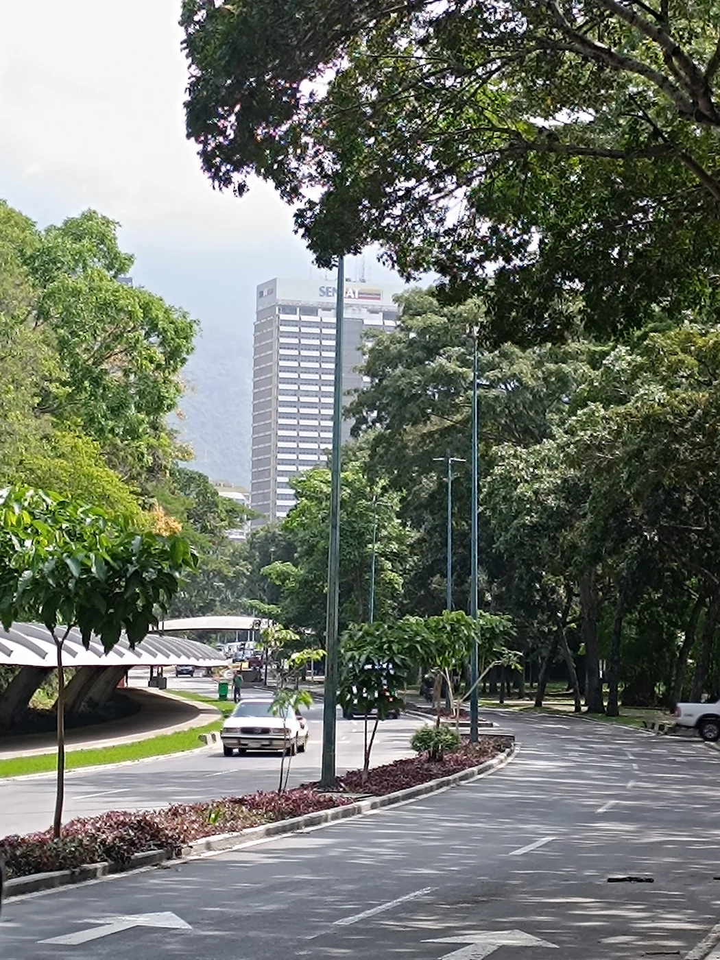 SENIAT headquarters seen from the Tamanaco/UCV access in Caracas