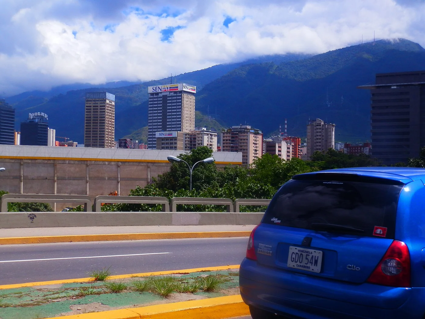 SENIAT headquarters with El Ávila behind it