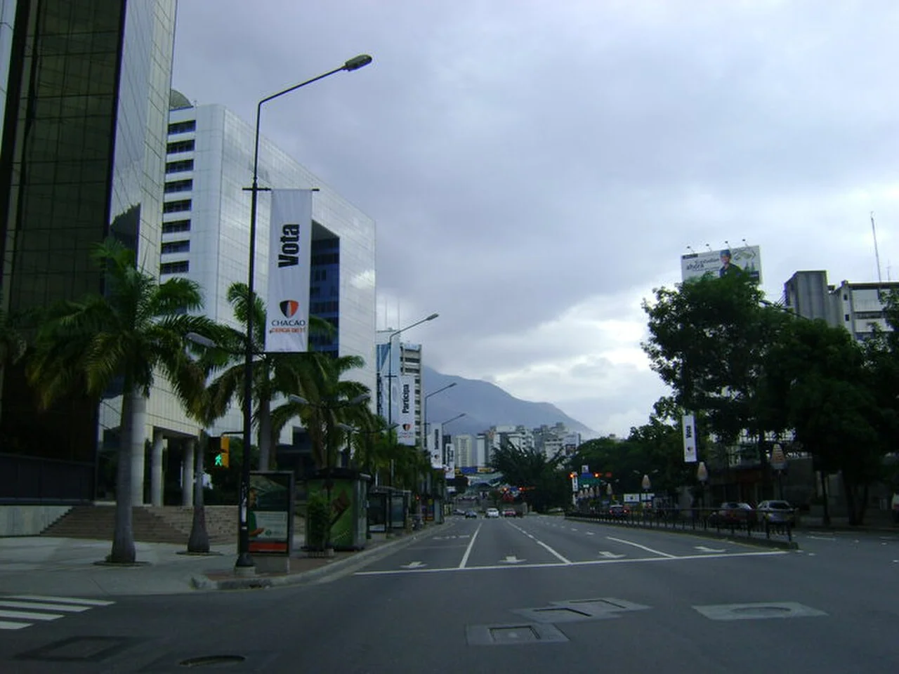 Los Palos Grandes, Caracas, a neighborhood context for checking the property’s title and building file rather than relying on recent marketing.
