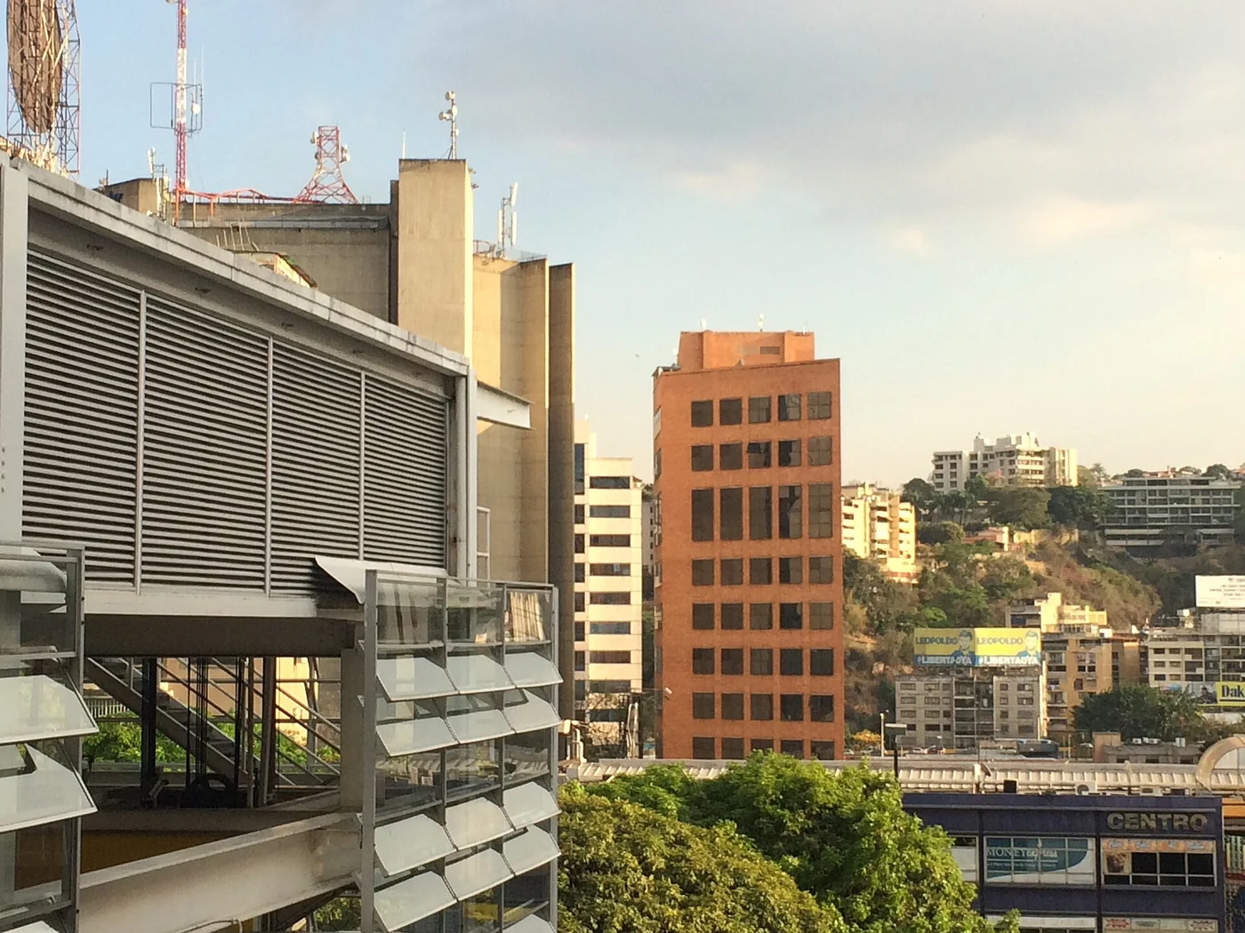 El Rosal in Caracas, a local visual context for following a transaction through registration rather than stopping at notarization.