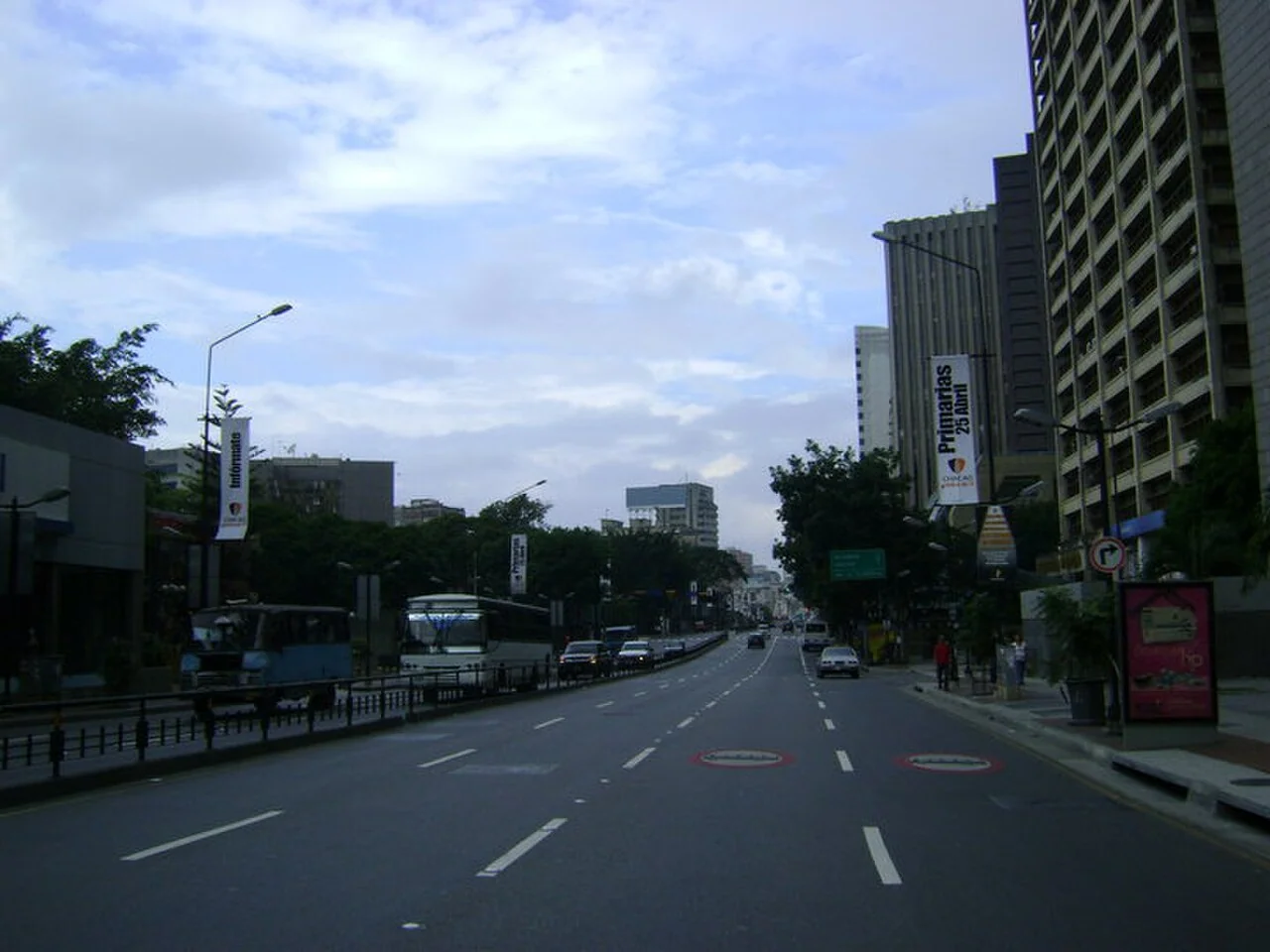 Los Palos Grandes, Caracas, used as a neighborhood-specific reminder that list price and total budget are different questions.
