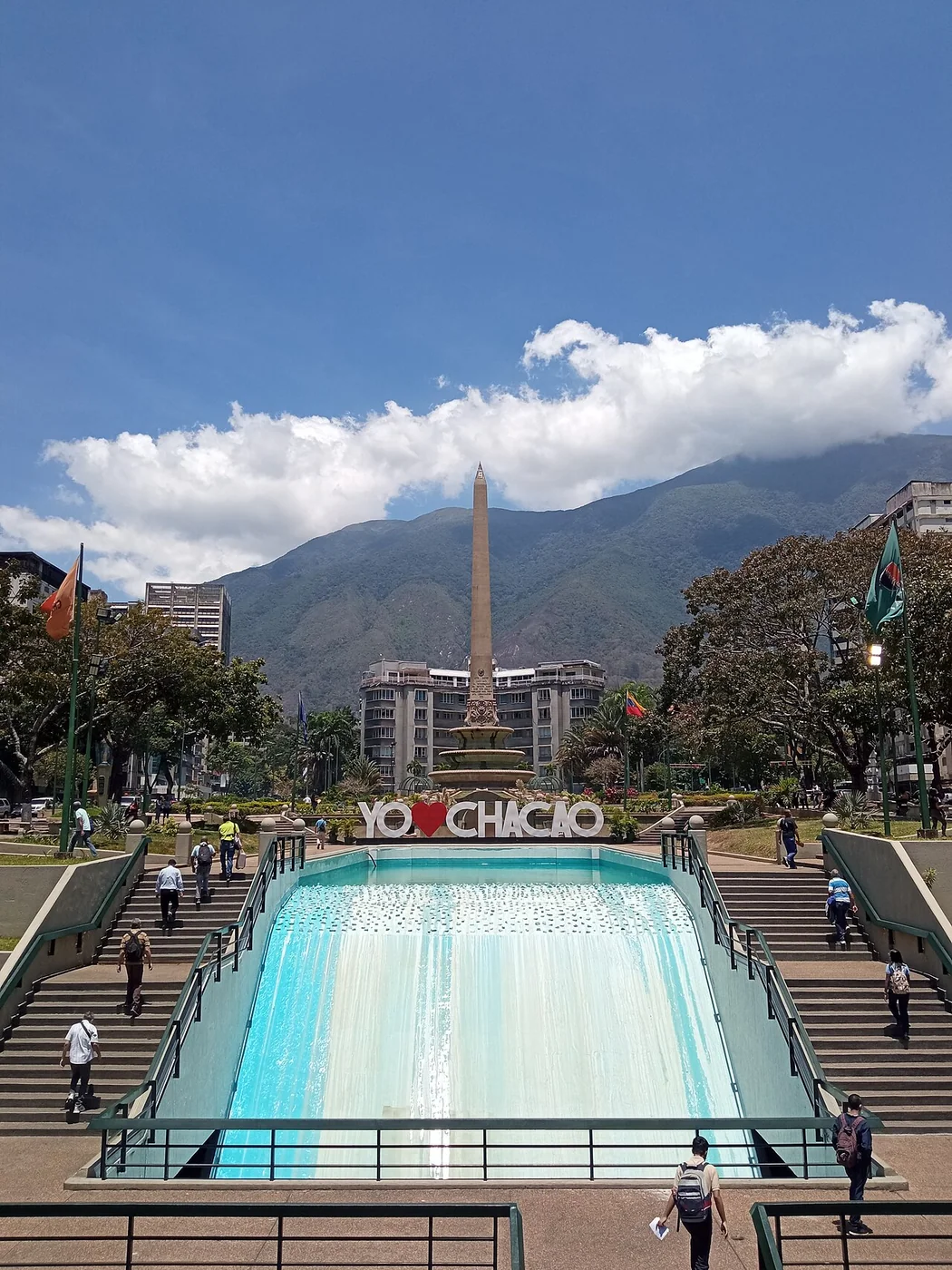 Plaza Francia in Chacao, a locally identified civic scene accompanying the diaspora section; it does not stand in for legal eligibility.