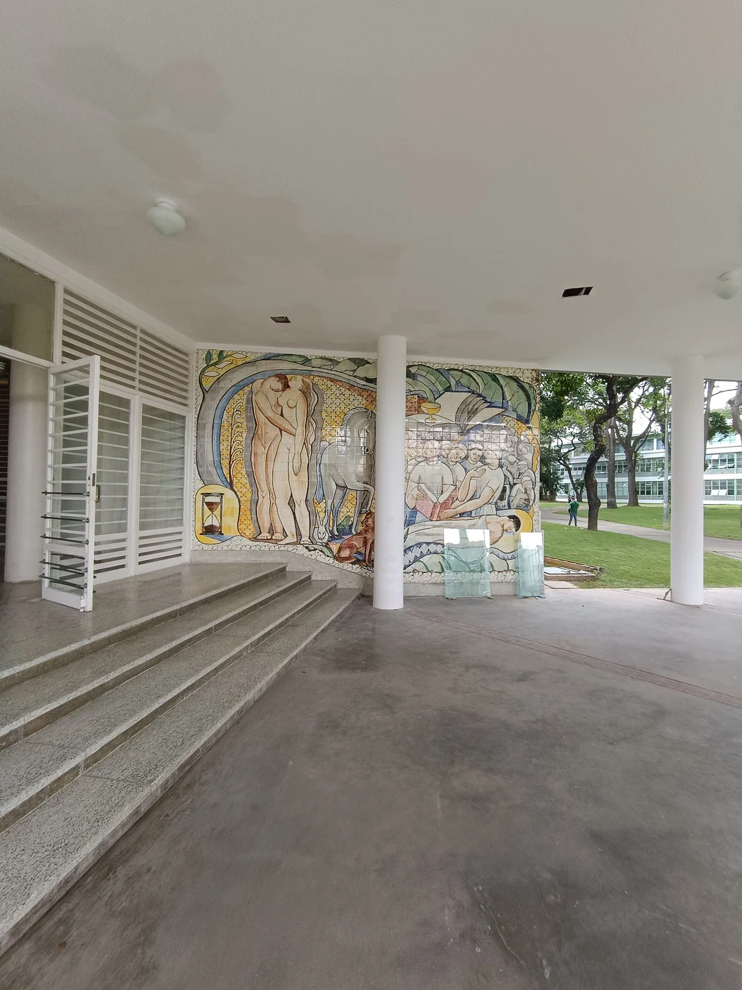 Exterior view of the UCV Institute of Experimental Medicine named for José Gregorio Hernández.