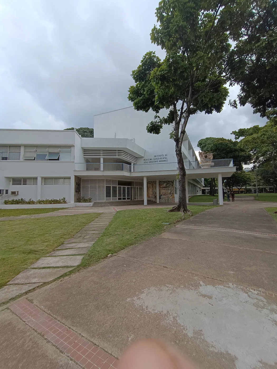 Another exterior angle of the Instituto de Medicina Experimental José Gregorio Hernández at UCV.