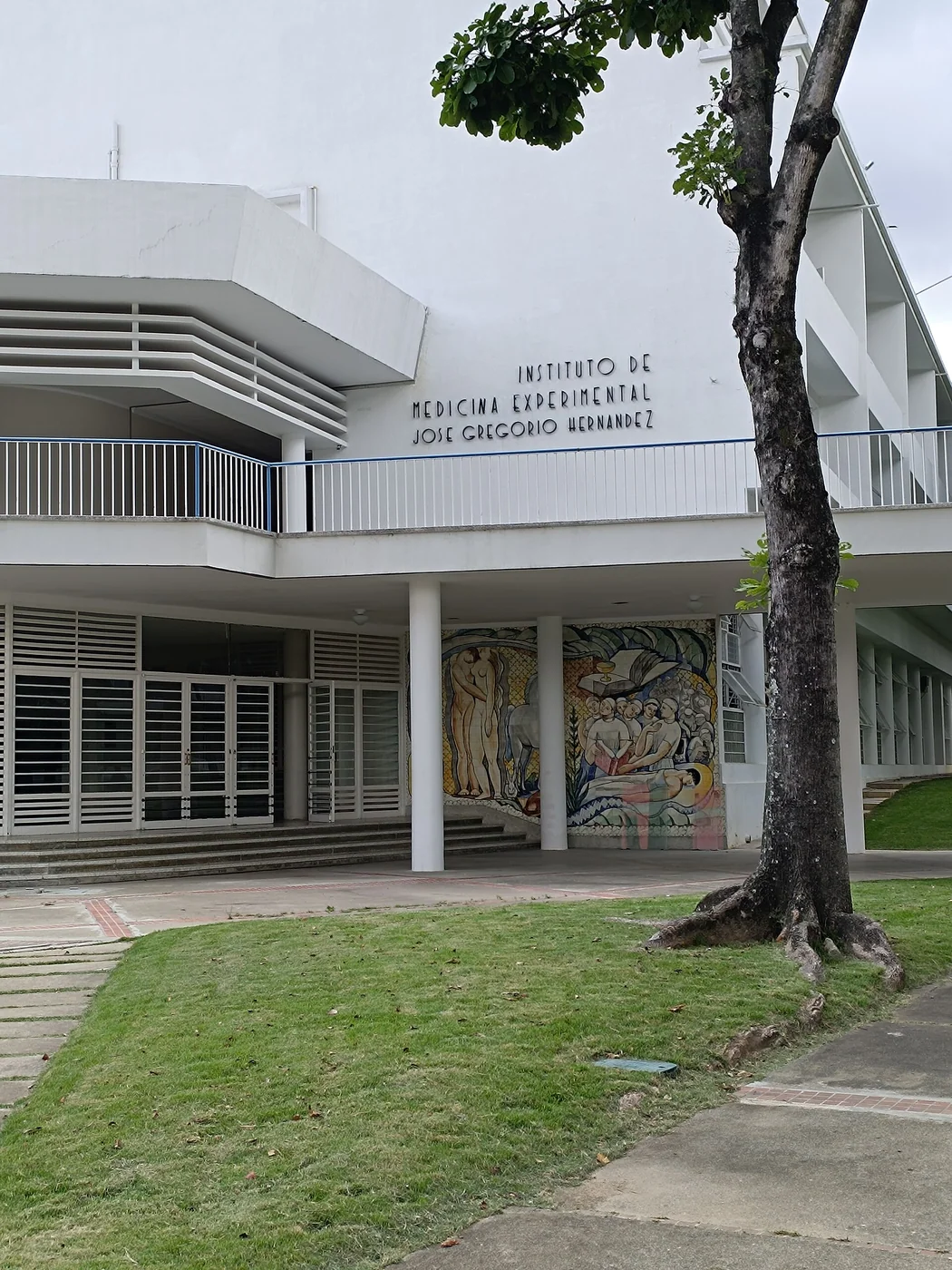 Exterior view of the UCV institute named for José Gregorio Hernández in Caracas.