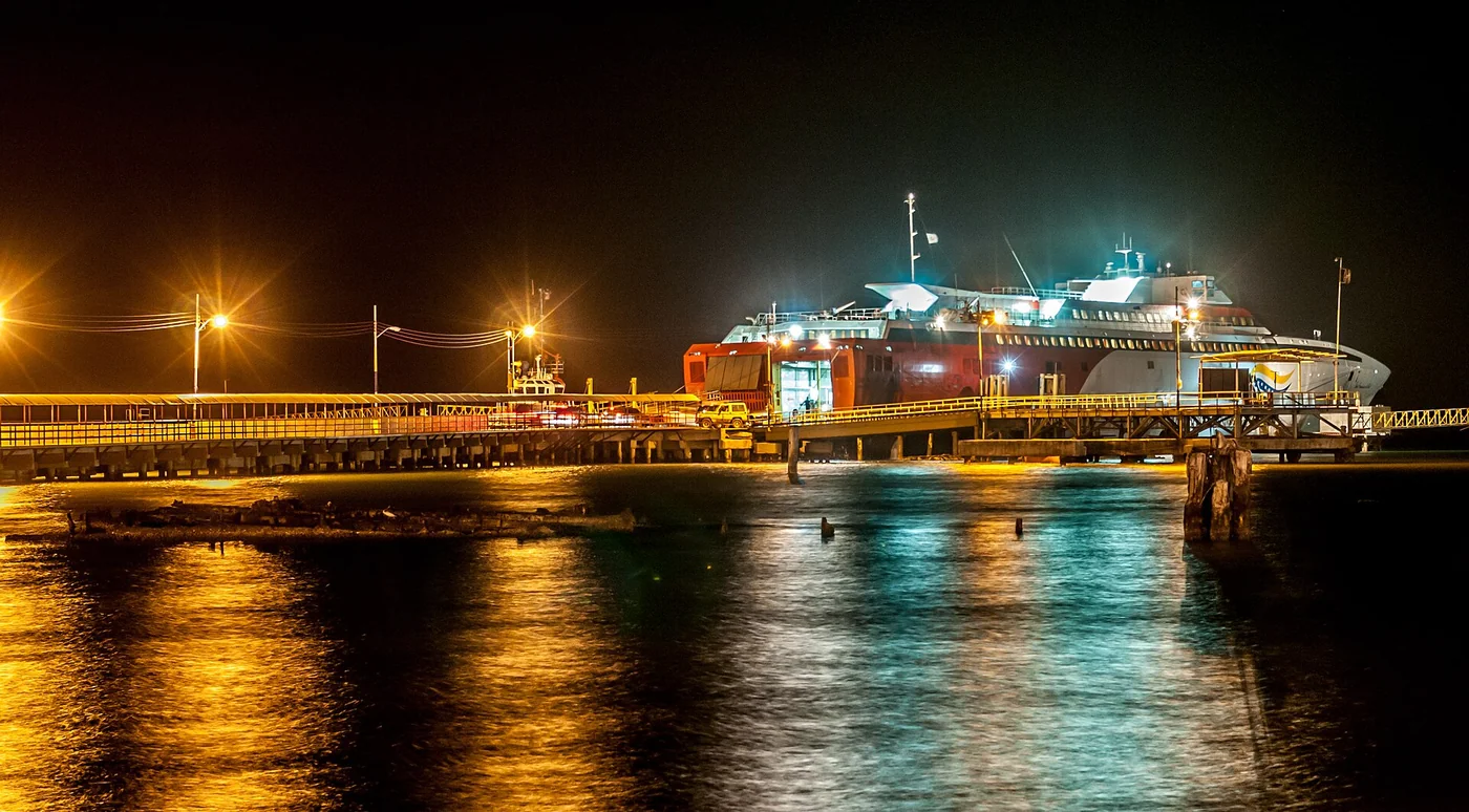 Muelle de Ferrys en Punta de Piedras, Isla de Margarita.jpg