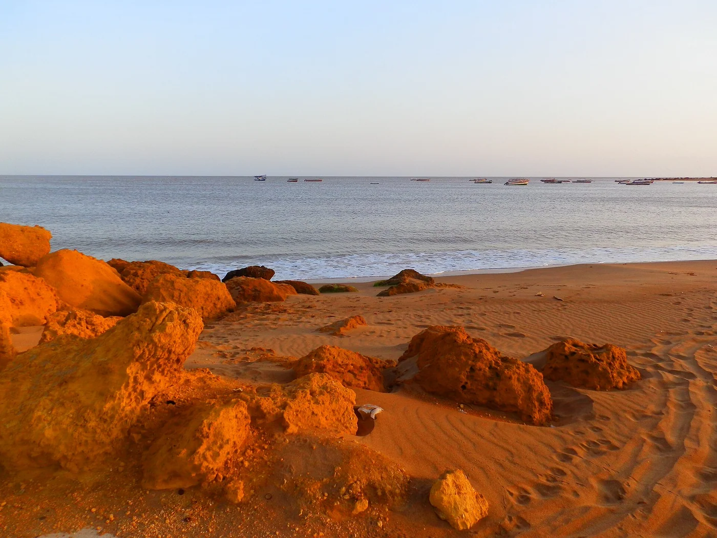 This identified Falcón beach is relevant to the tourism context of coastal projects, not evidence of a current ZEE permit.