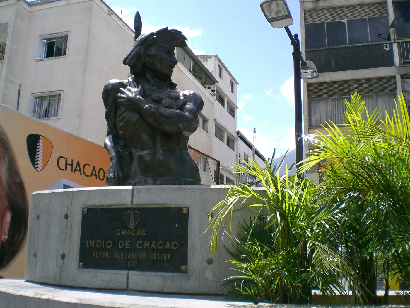 Indio de Chacao sculpture in Chacao, Caracas.