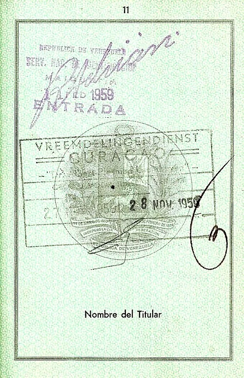 Another distinct stamped page from a Venezuelan passport record; the image illustrates documentary evidence rather than translation certification.