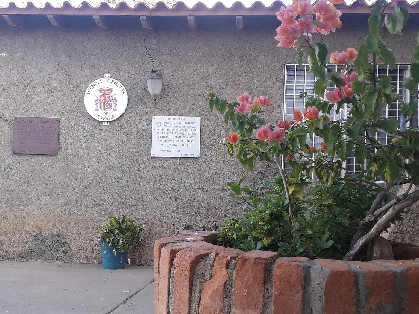 Exterior of the Spanish Consulate in Punto Fijo, Falcón, Venezuela.