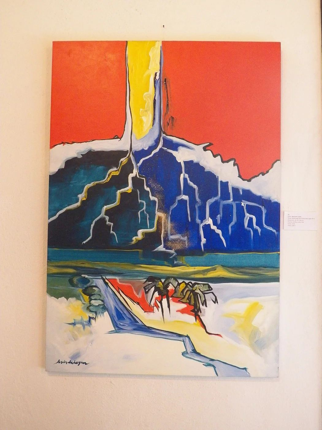 Interior of La Rama Dorada art gallery in Mérida