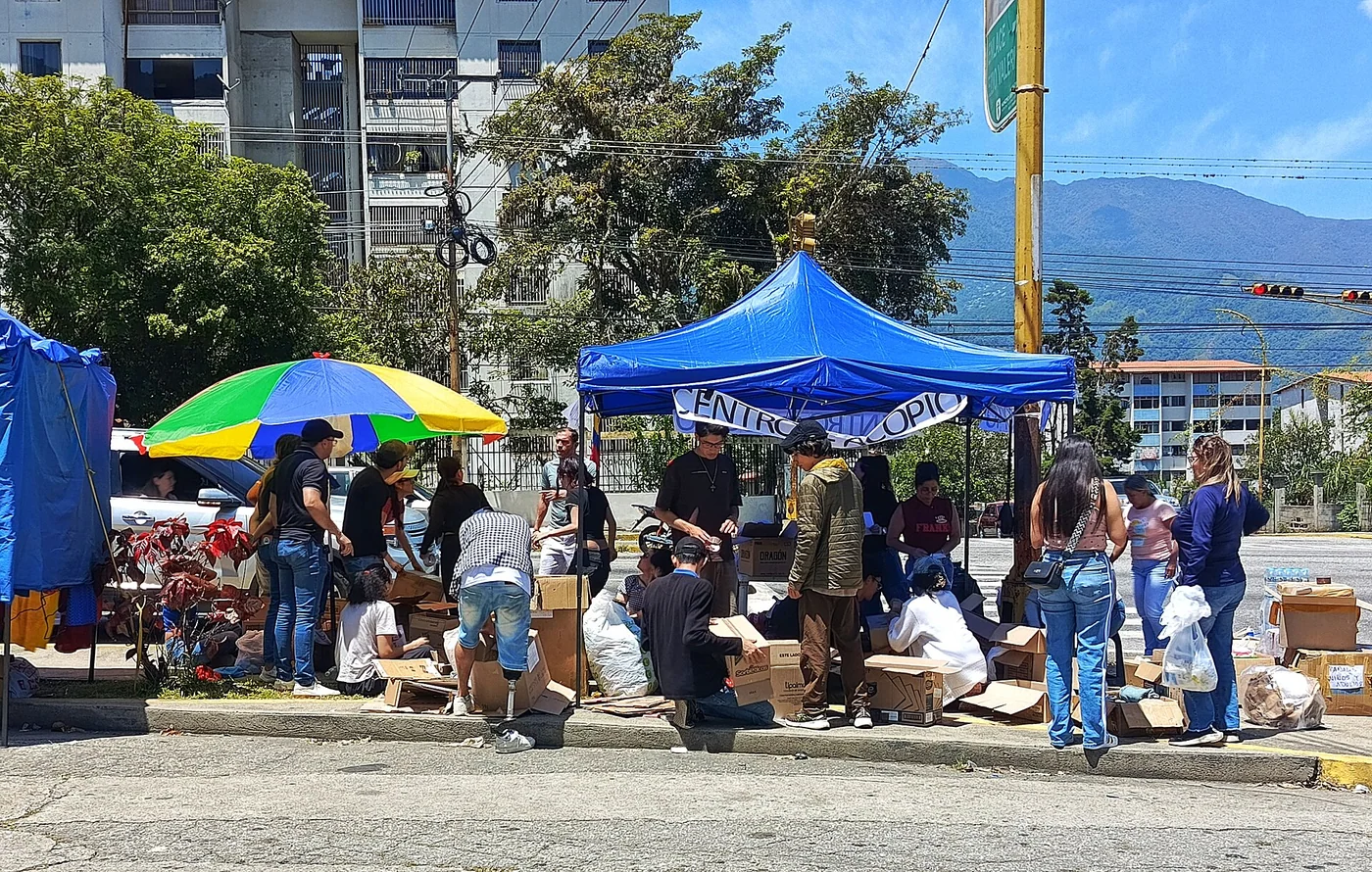 Community donation collection in Mérida after the June 2026 Venezuelan earthquakes.