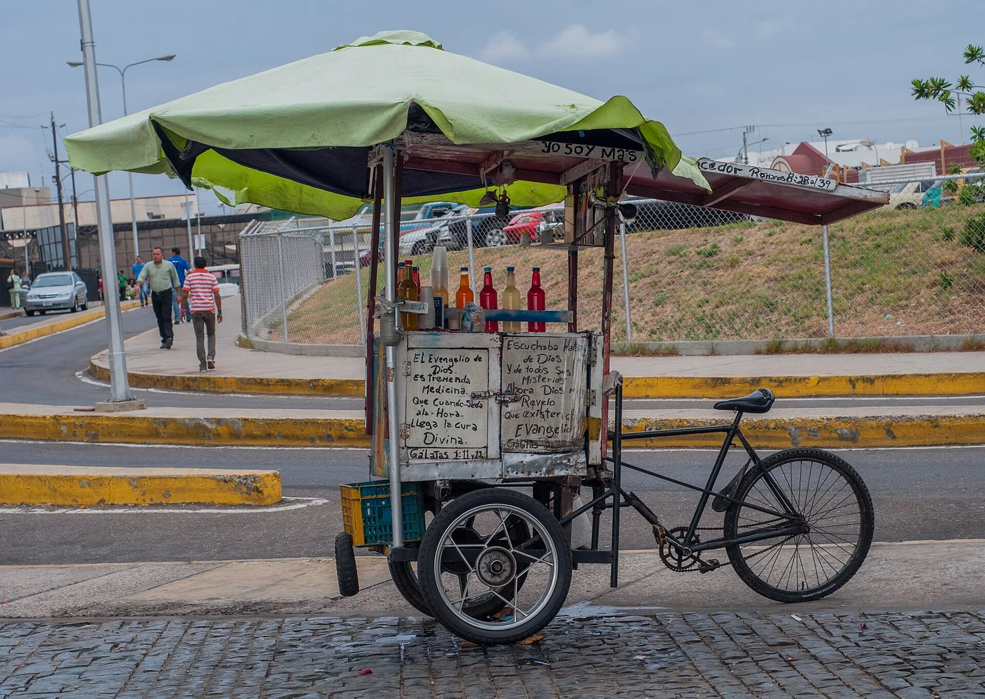 Cepillao cart in front of the Basilica in Maracaibo, Venezuela.