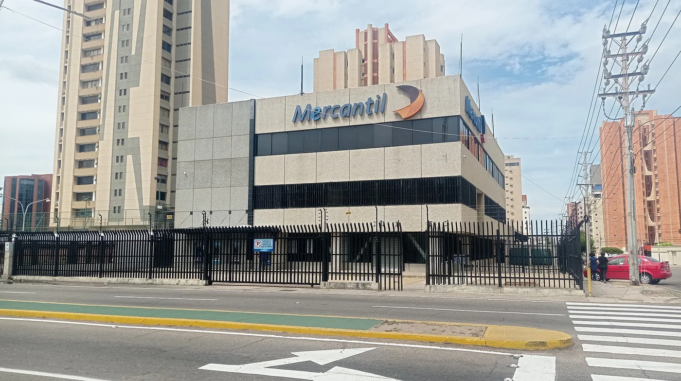 Banco Mercantil building on Avenida 5 de Julio in Maracaibo