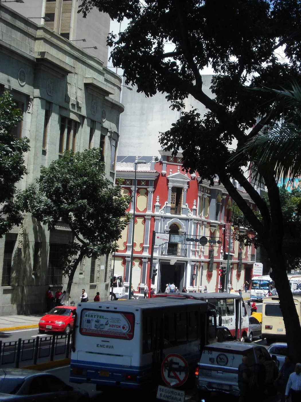 Edificio del correo de Carmelitas en la avenida Universidad esquina de Carmelitas en la ciudad de Caracas, Distrito Capital - Venezuela